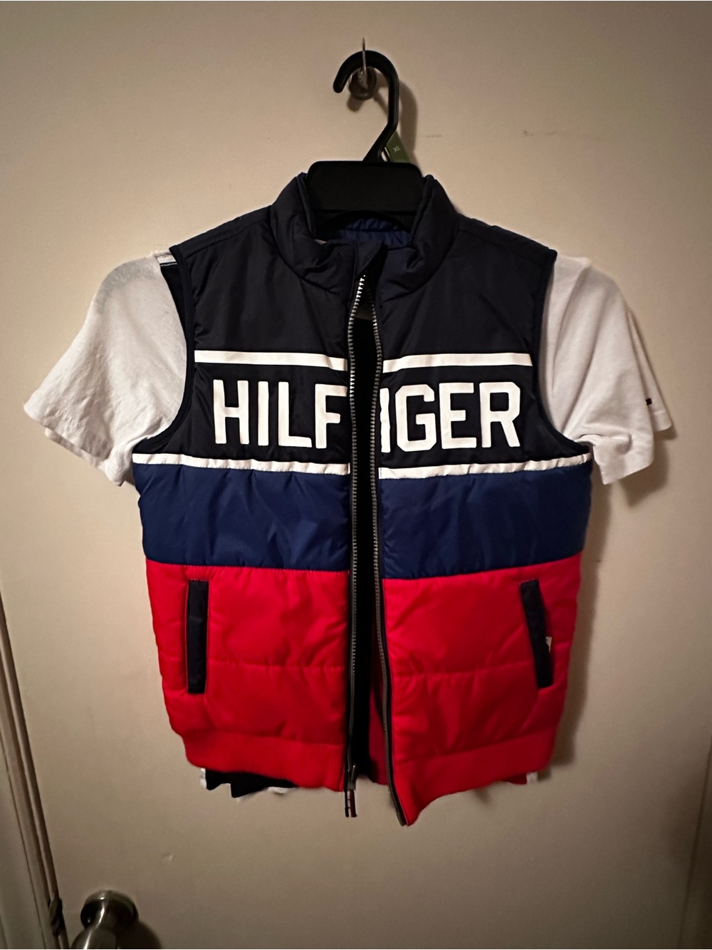 Tommy Hilfiger Men’s Colorblock Puffer Vest and shirt - Navy/Blue/Red